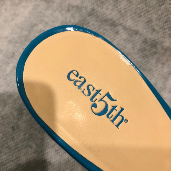 NWT - East Fifth Turquoise Patent & Cream Slip-on Sandals with Kitten Heels - Picture 12 of 16